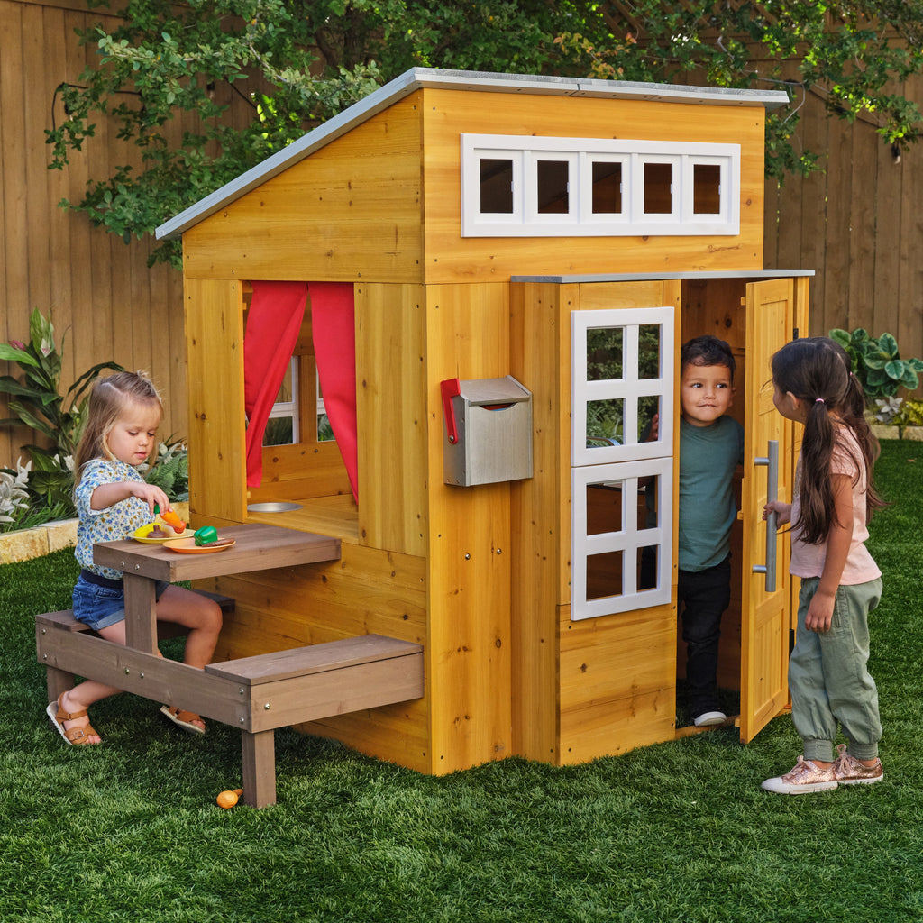 KidKraft Wooden Playhouse – Outdoor Garden Playhouse for Children, Kids Playhouse with Picnic Table & Accessories, Large 158cm Tall