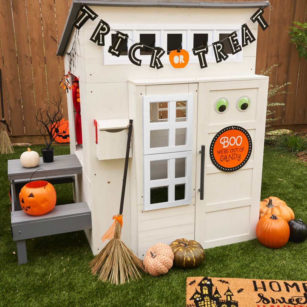 KidKraft Modern houten kinder speelhuis voor buiten - 158 cm hoog - met kinderkeuken, brievenbus en grill set – houten speeltuinhuis