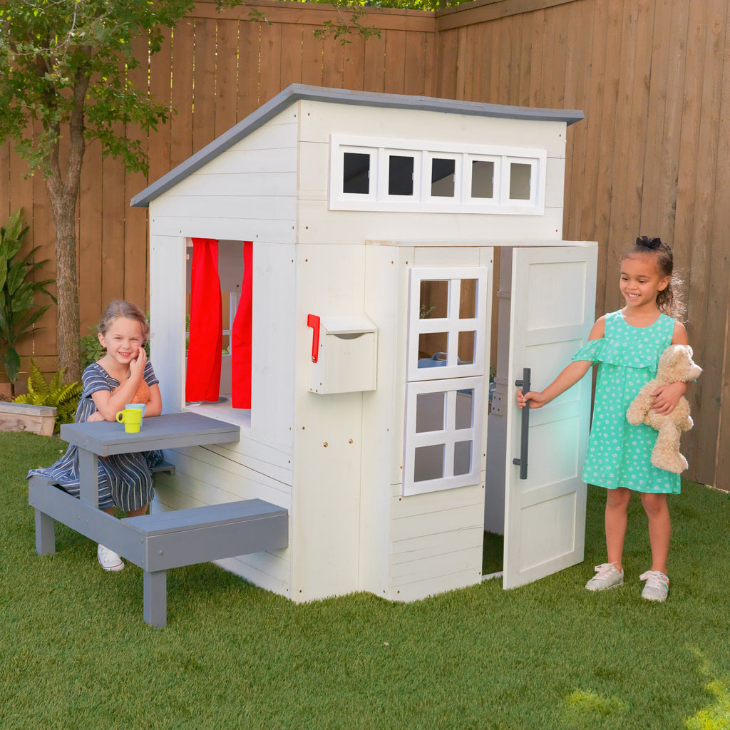 KidKraft Modern houten kinder speelhuis voor buiten - 158 cm hoog - met kinderkeuken, brievenbus en grill set – houten speeltuinhuis