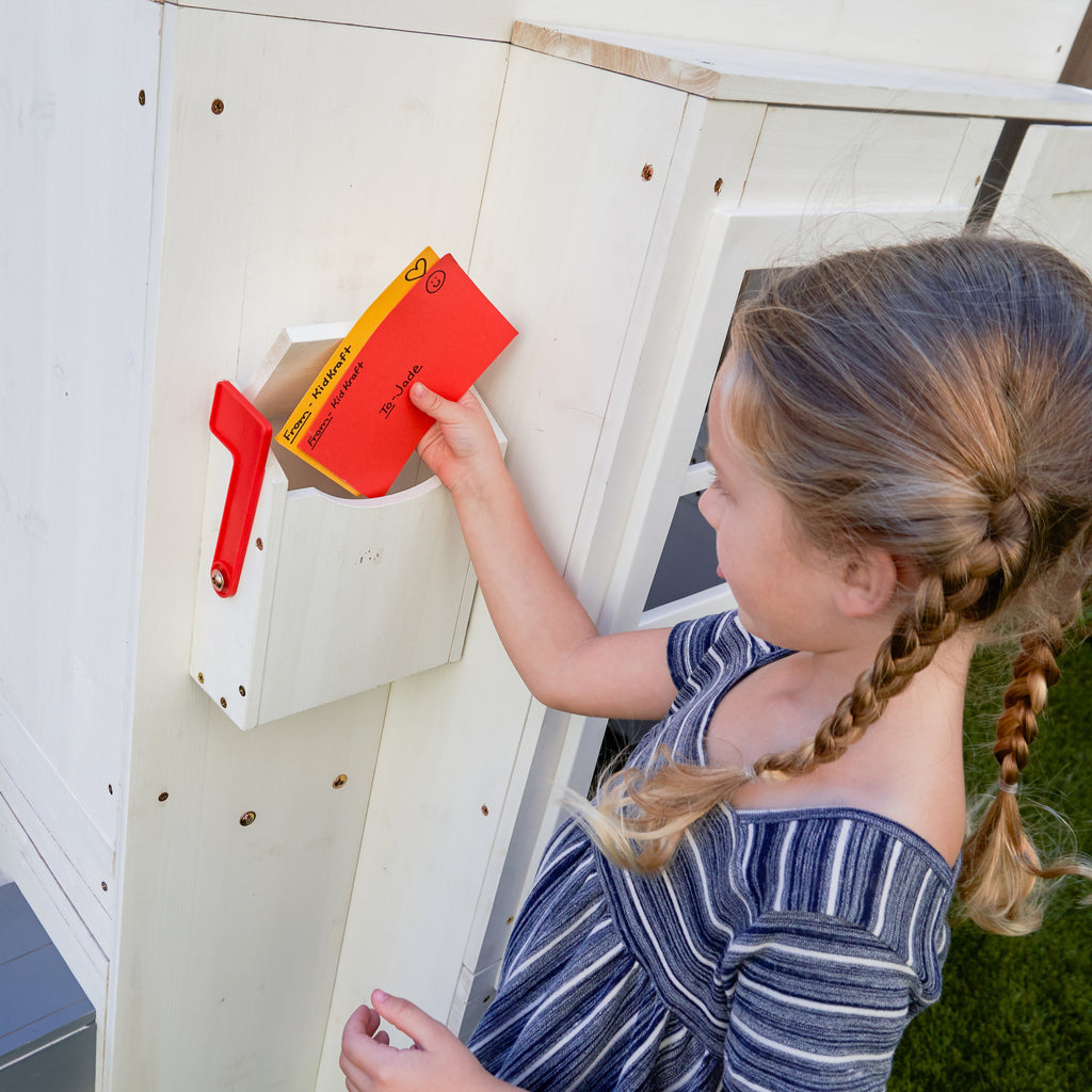KidKraft Modern houten kinder speelhuis voor buiten - 158 cm hoog - met kinderkeuken, brievenbus en grill set – houten speeltuinhuis